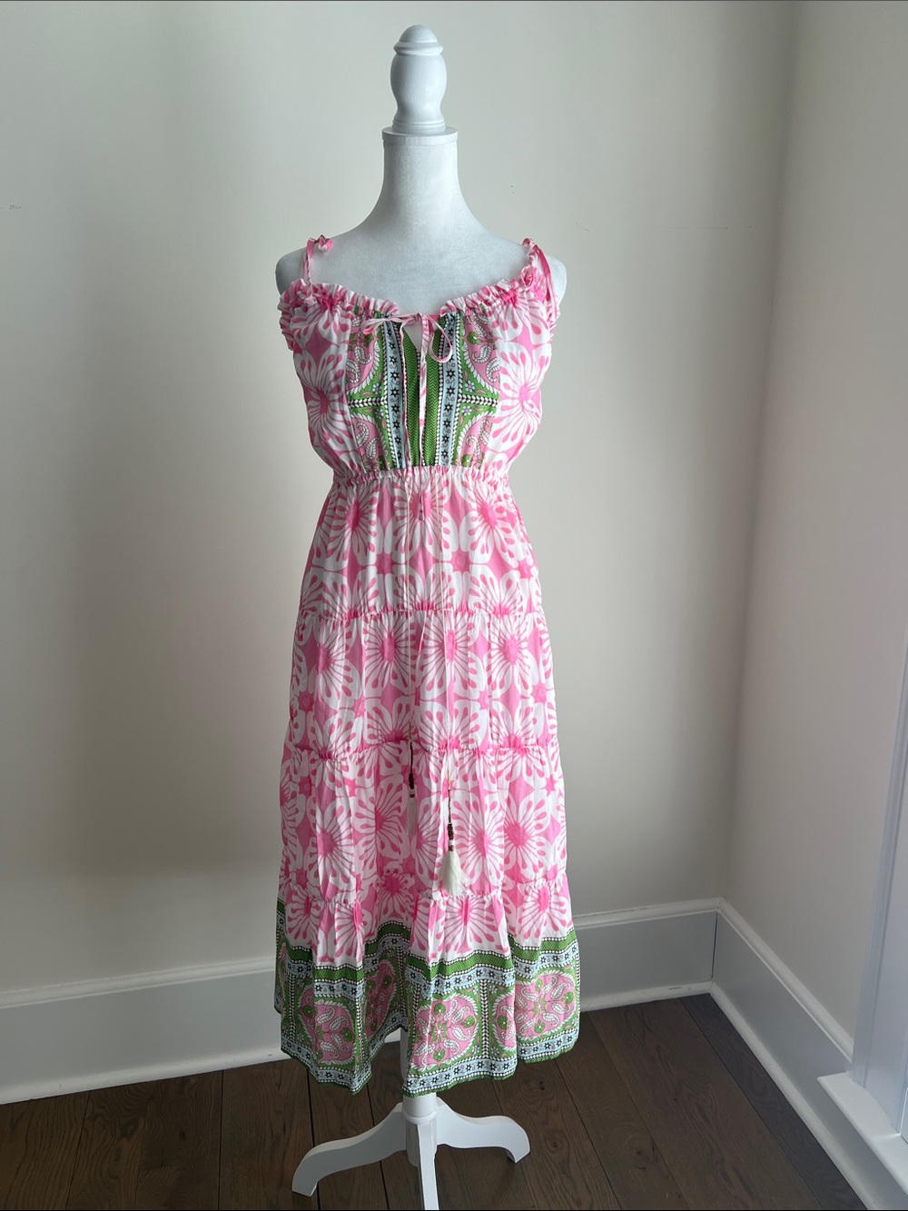 Women’s NWT Bell by Alicia Bell Holiday midi dress pink and white XS